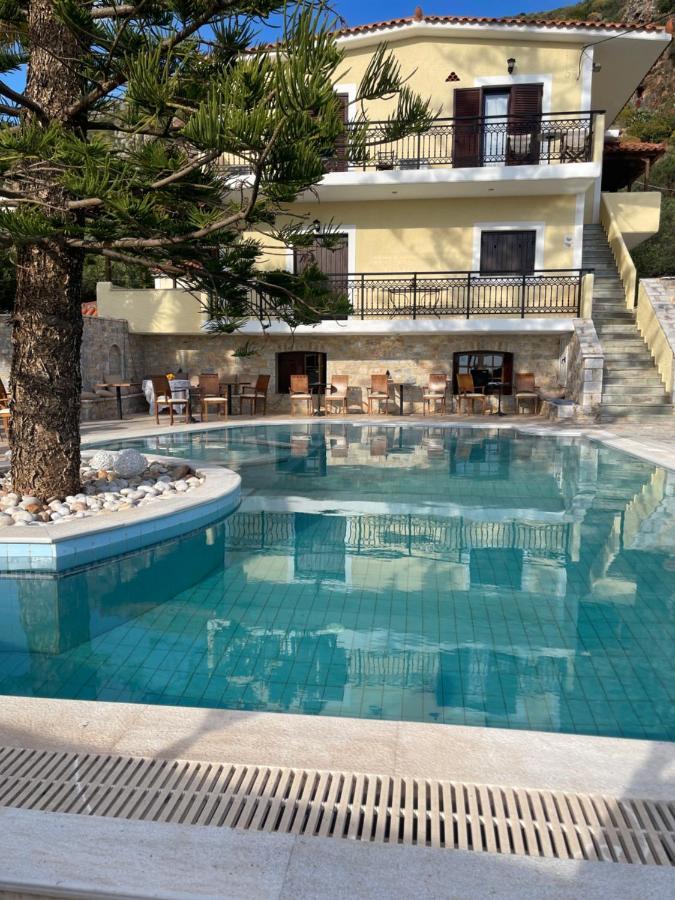 Bed and Breakfast Lithos By The Sea Néon Oítilon Exterior foto